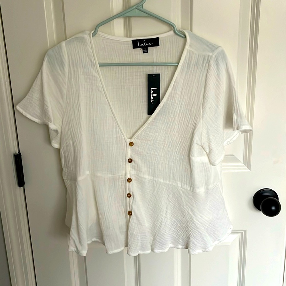 Lulu’s white button front short sleeve top